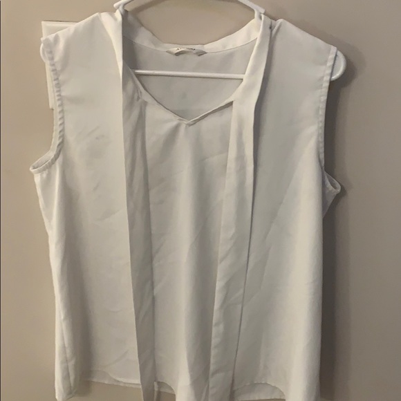 White Tie Blouse! - Picture 1 of 2